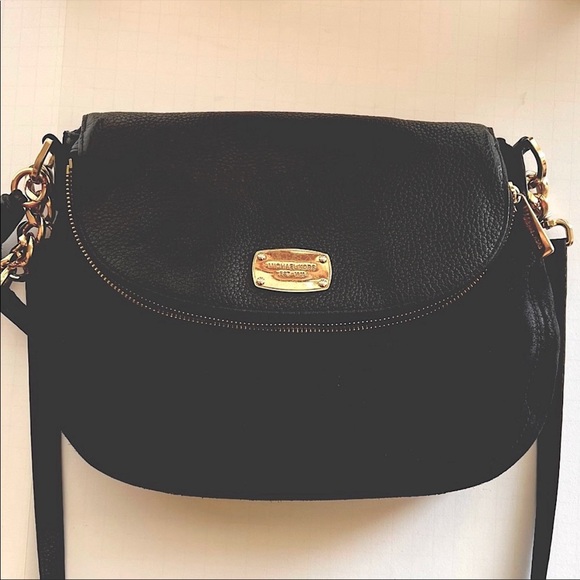 Michael Kors Handbags - Michael Kors Bedford Crossbody